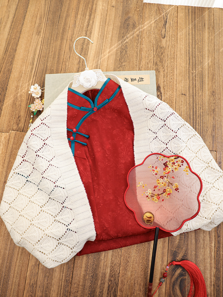 Embroidery Charm - Red Floral Embroidery Short Sleeve Qipao