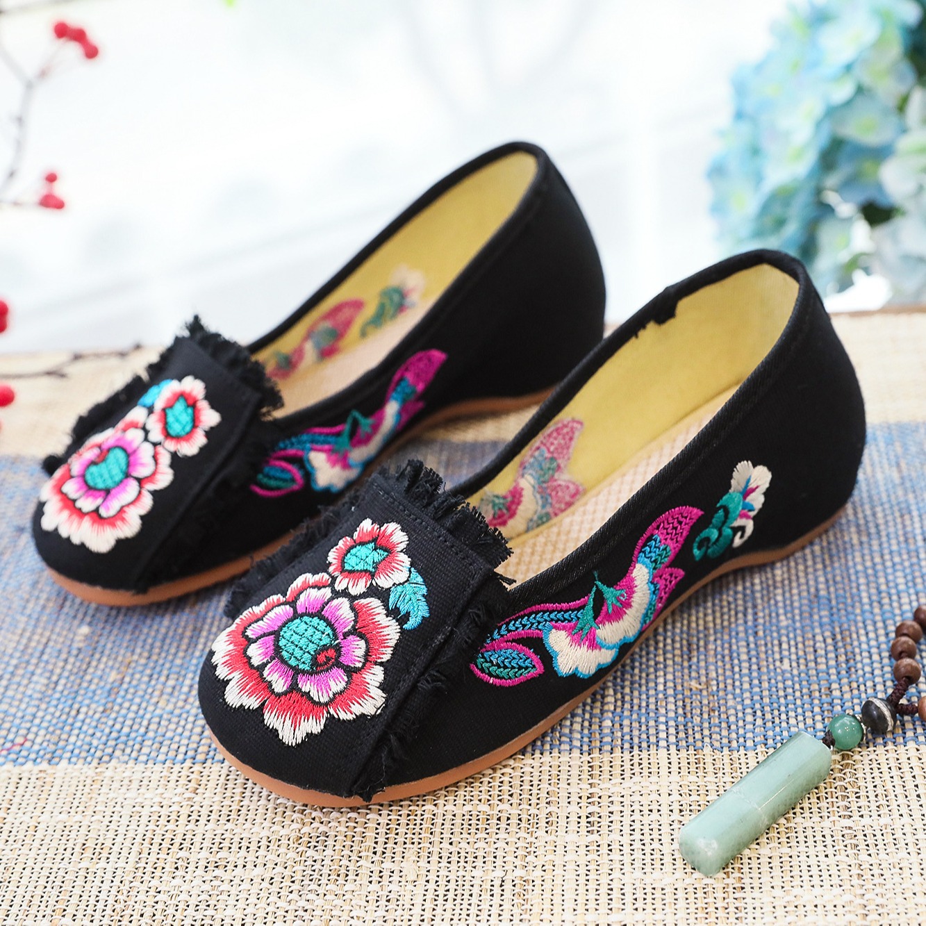 Woman Woven Shoes New Ethnic S - Embroidery Style ulasan dan harga
