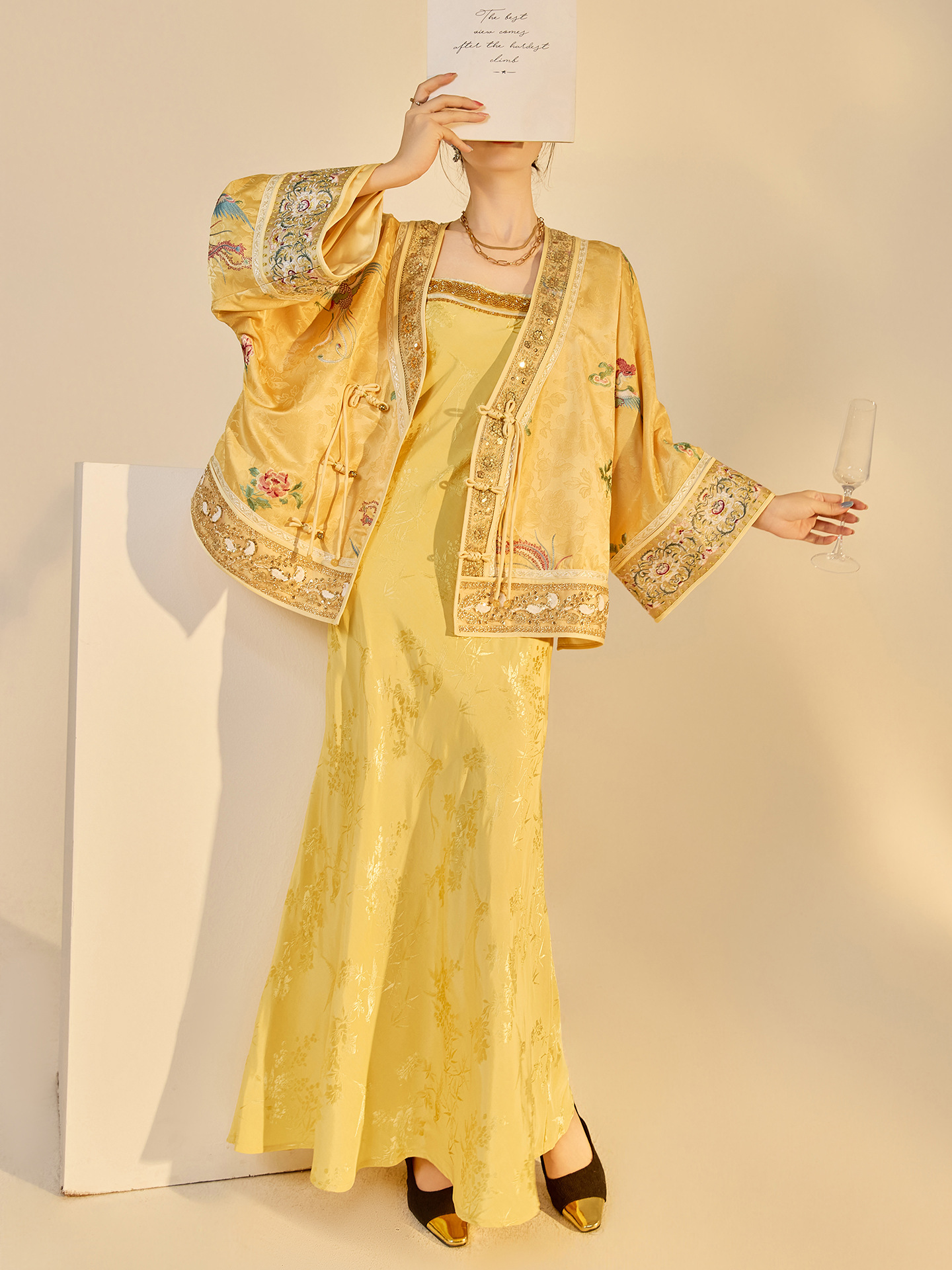 Autumn New Fashion V-neck High - Embroidery Beads ulasan dan harga