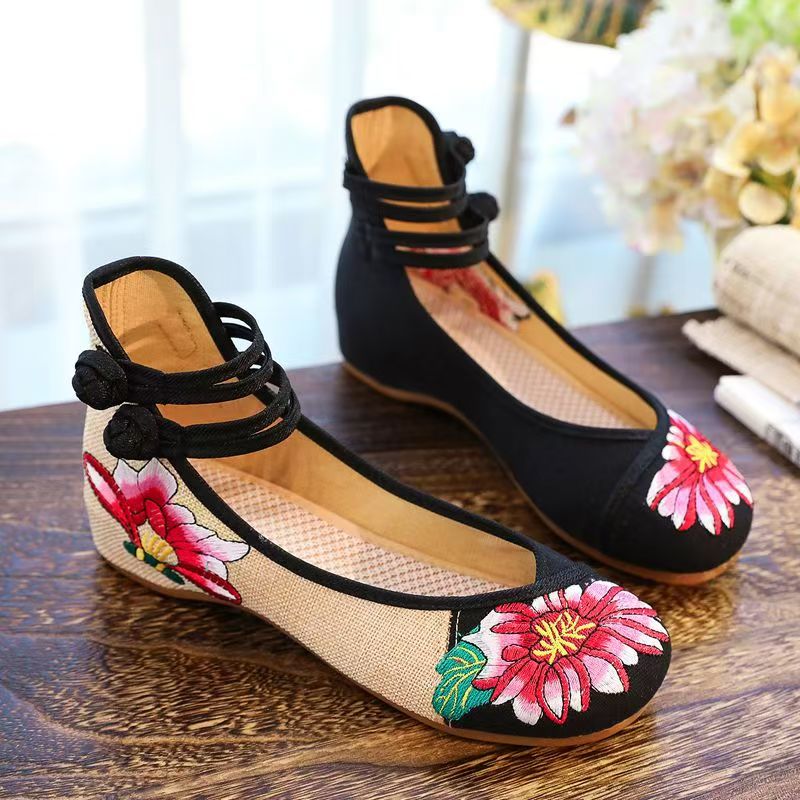 Woman Wedges Embroidered Cloth - Embroidery Style ulasan dan harga